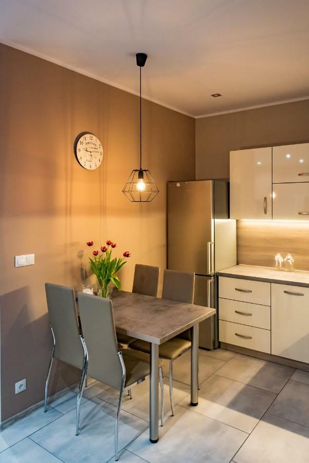 Apartament Nad Stawami Appartamento Sanok Esterno foto