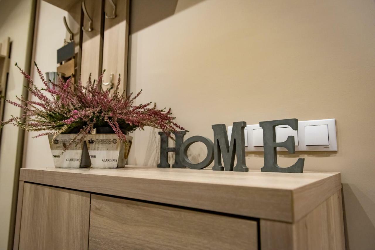 Apartament Nad Stawami Appartamento Sanok Esterno foto