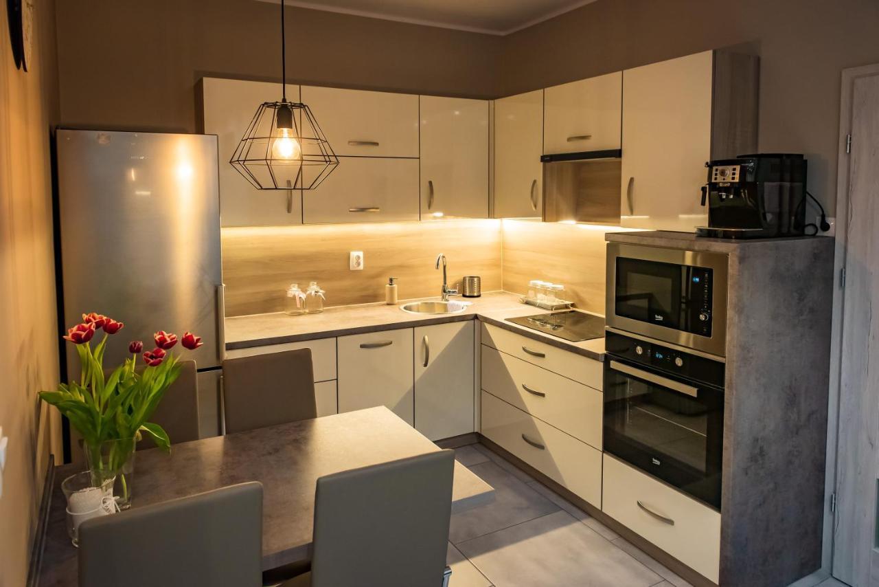 Apartament Nad Stawami Appartamento Sanok Esterno foto